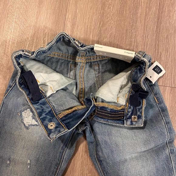 *NEW* Gapkids girlfriend jeans - Picture 2 of 3